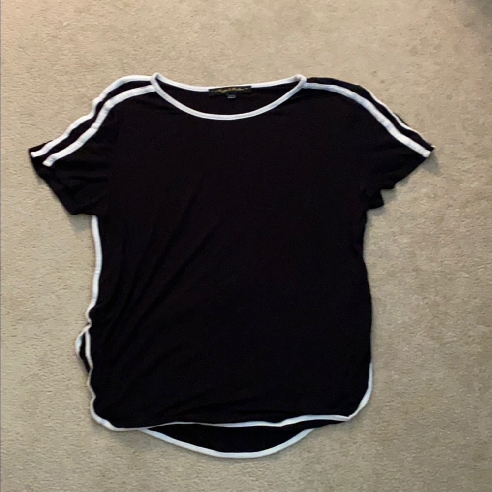 black t shirt
